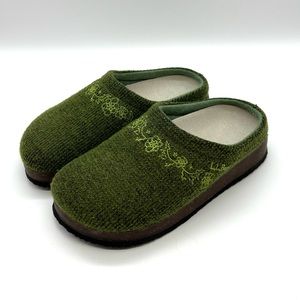 L.L. Bean Womens Wool Slipper Clogs size 6 Green Embroidered Mules Comfort Shoes
